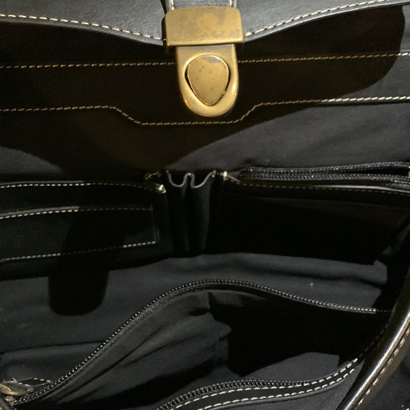 Cole Haan Messenger Bag 💼❤️ - Picture 4 of 5